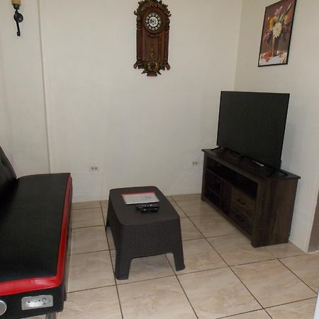 Stewart Apt- Trincity, Airport, Washer, Dryer, Office, Cable , Wifi Ngoại thất bức ảnh