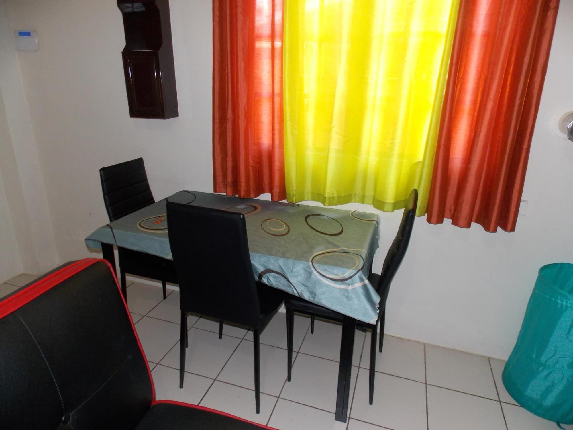Stewart Apt- Trincity, Airport, Washer, Dryer, Office, Cable , Wifi Phòng bức ảnh