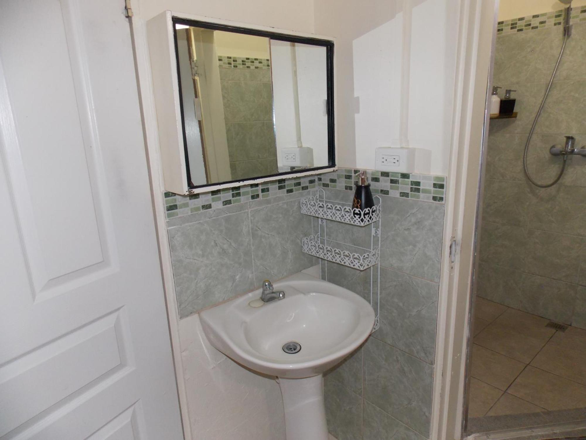 Stewart Apt- Trincity, Airport, Washer, Dryer, Office, Cable , Wifi Phòng bức ảnh