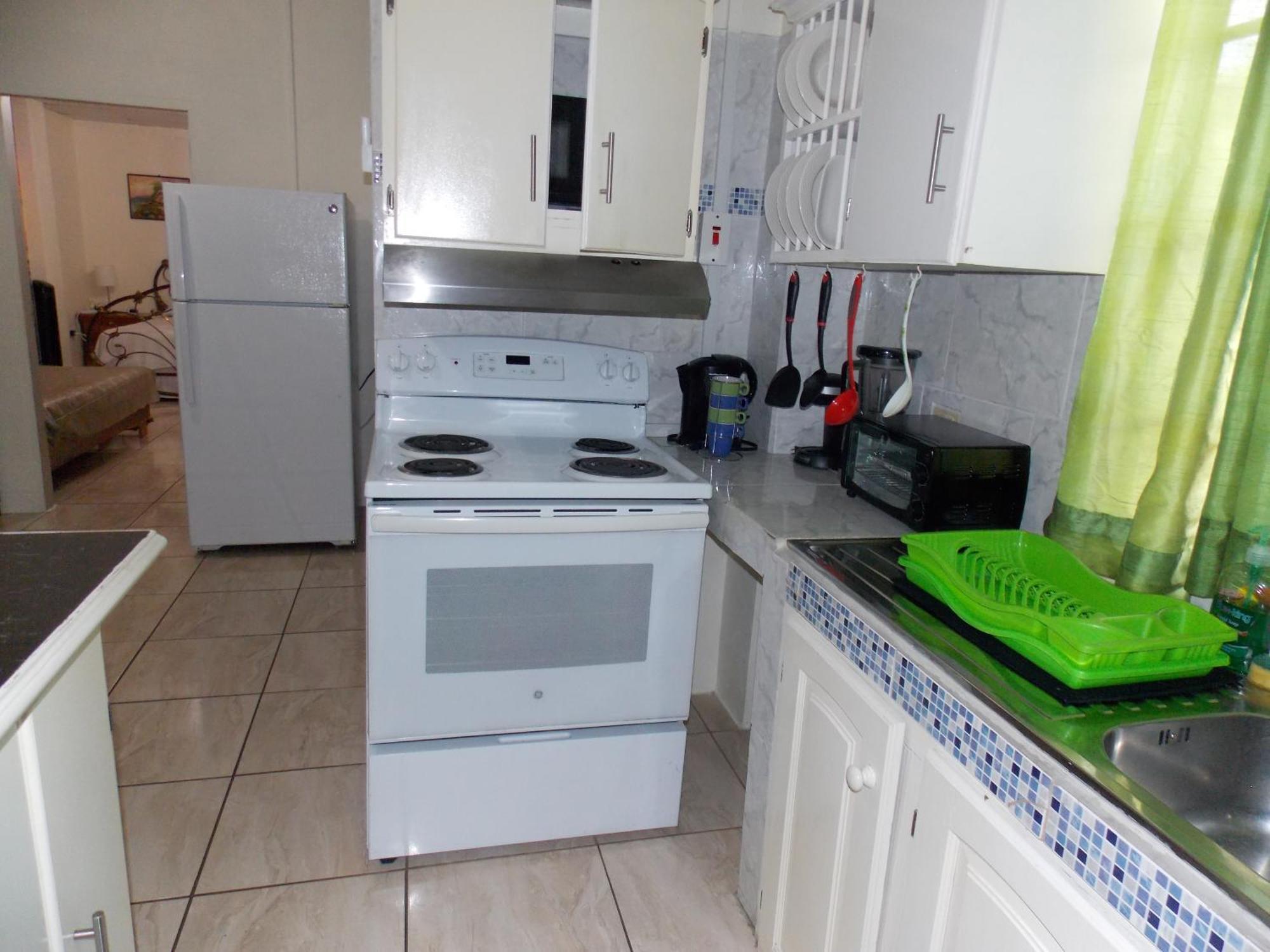 Stewart Apt- Trincity, Airport, Washer, Dryer, Office, Cable , Wifi Phòng bức ảnh