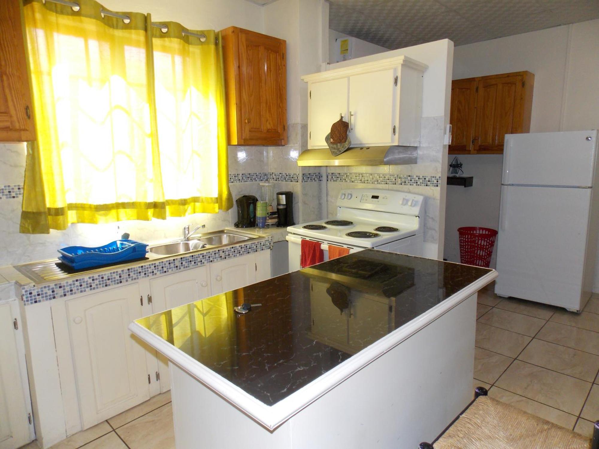 Stewart Apt- Trincity, Airport, Washer, Dryer, Office, Cable , Wifi Phòng bức ảnh